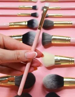 P. Louise P.Louise #125 Angled Liner Brush Outlet