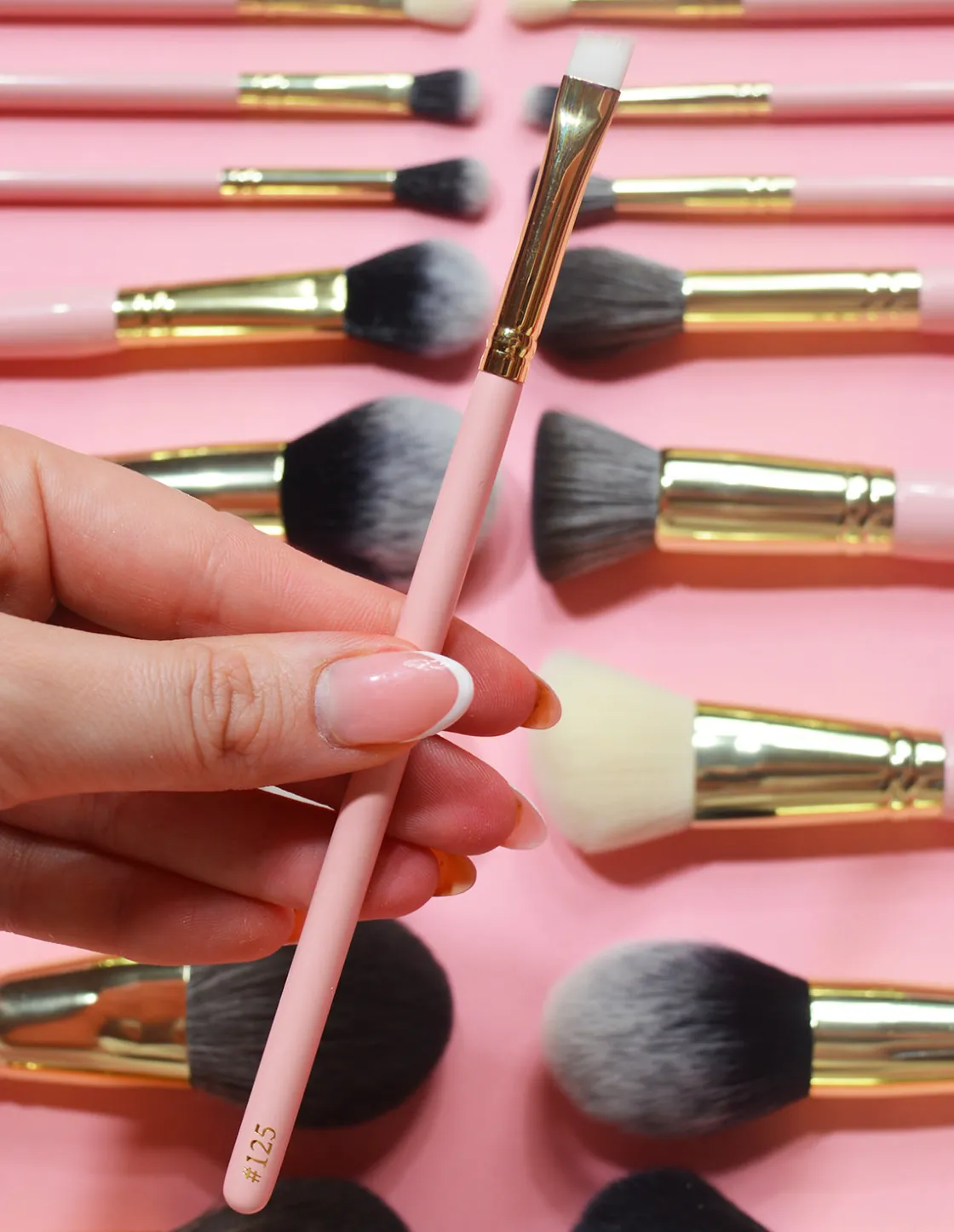 P. Louise P.Louise #125 Angled Liner Brush Outlet