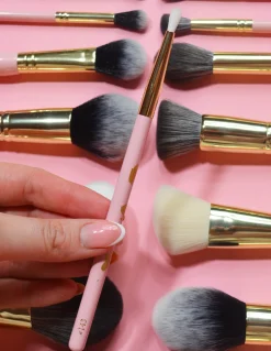 P. Louise P.Louise #143 Blending Brush Clearance