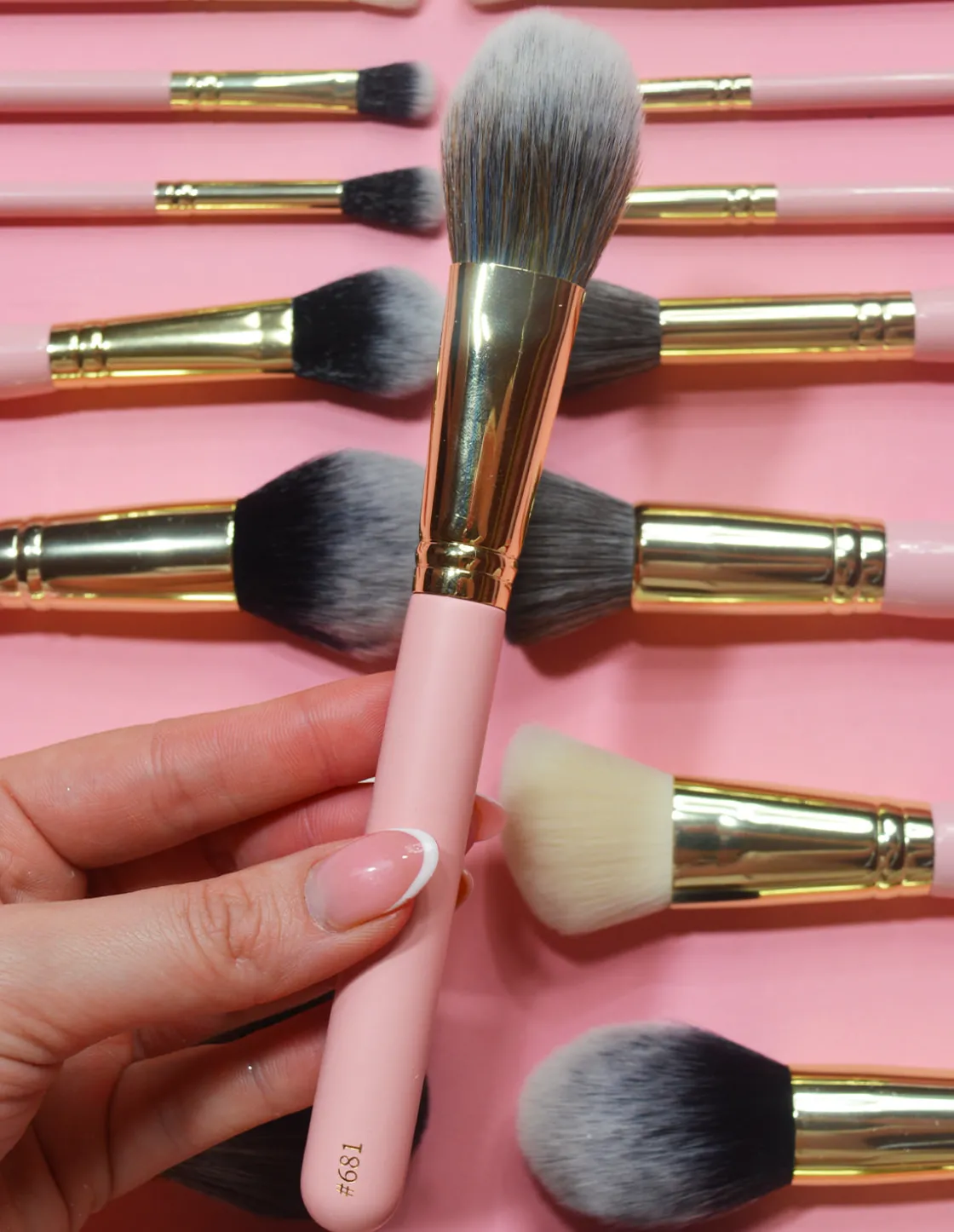 P. Louise P.Louise #681 Large Multi-use Face Brush Store