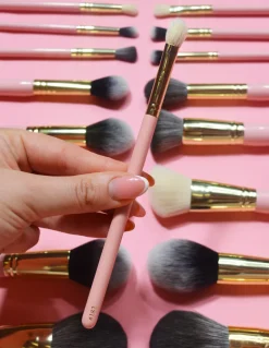 P. Louise P.Louise #182 Medium Pinched Multi-tasker Brush Cheap