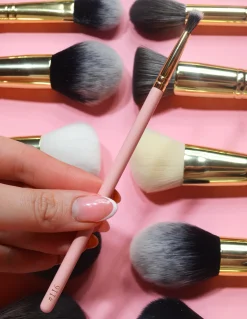 P. Louise P.Louise #116 Petite Definer Brush Cheap