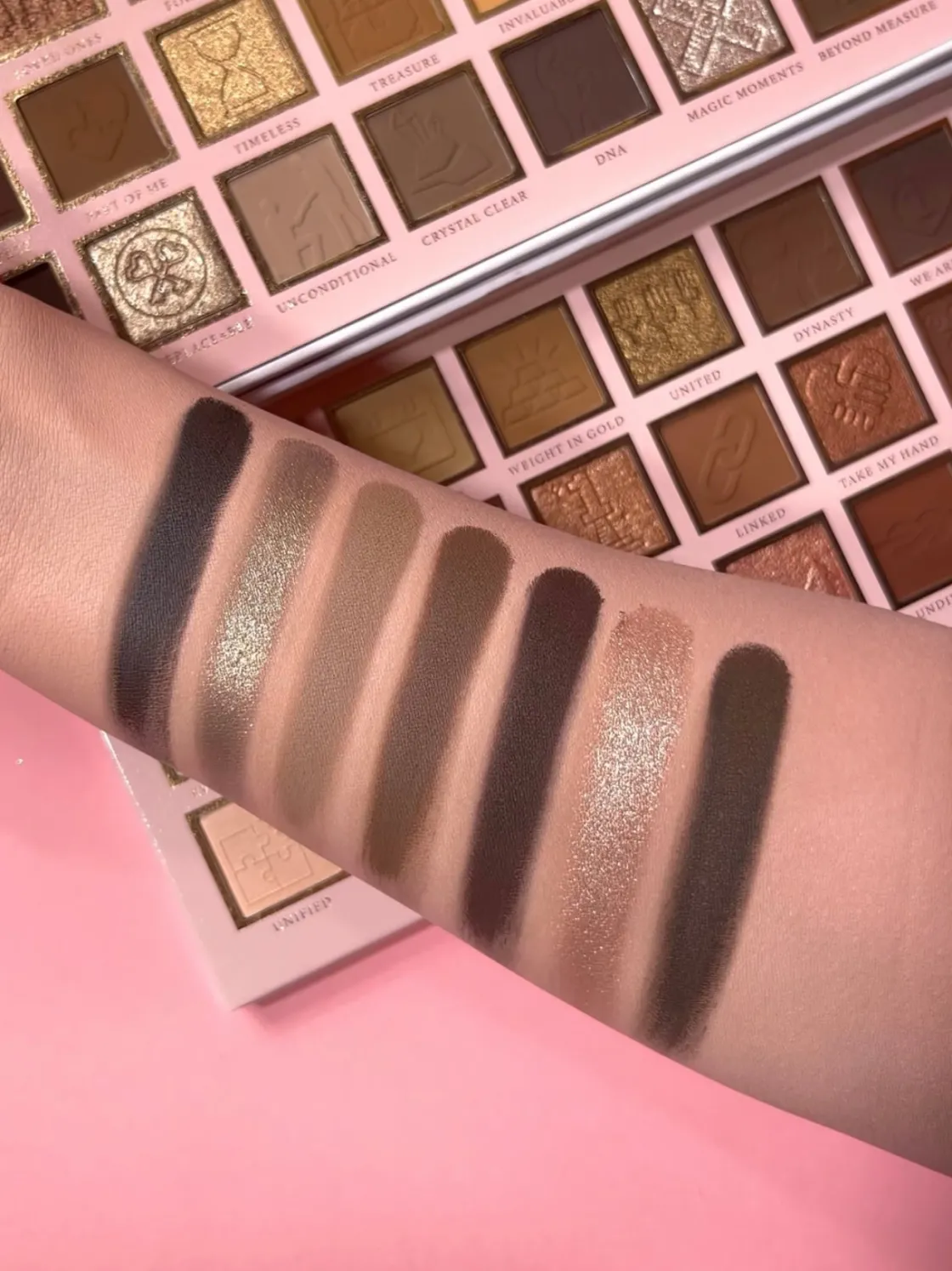 P. Louise P.Louise Timeless Treasures Palette Store